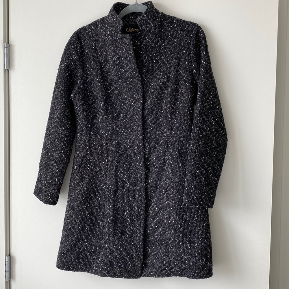 Body-shaped coat